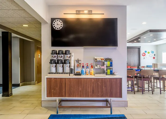 Holiday Inn Express Hotel Howe / Sturgis By Ihg