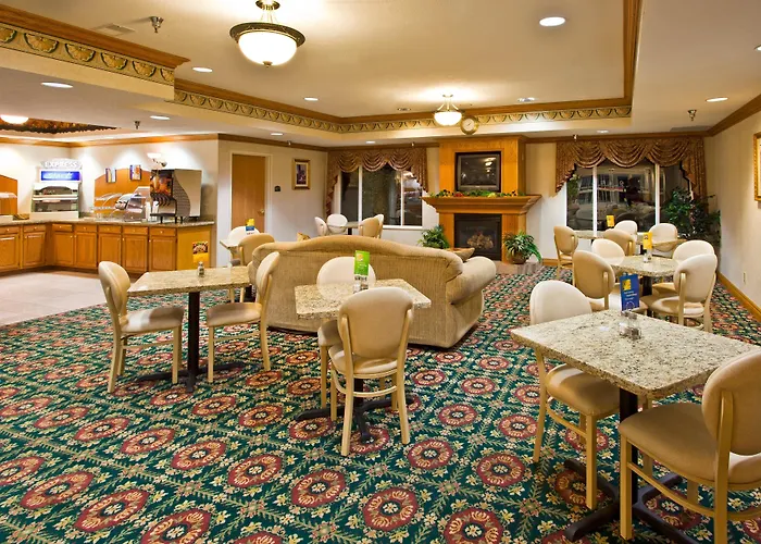 Holiday Inn Express Hotel & Suites Charlotte By Ihg
